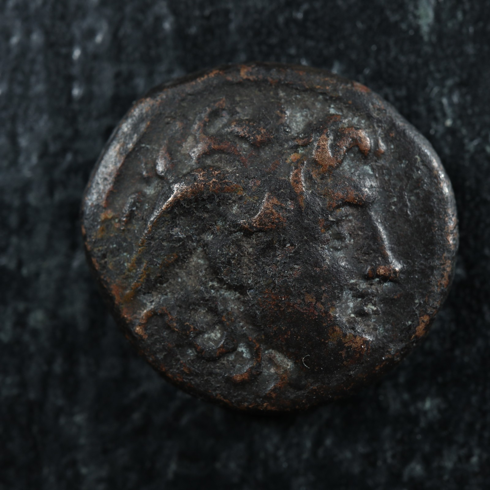 Seleukid-Empire-Seleukos-I-Nikator-AE15-c-282-to-281-Medusa-Bull-Meander-277757408980-2